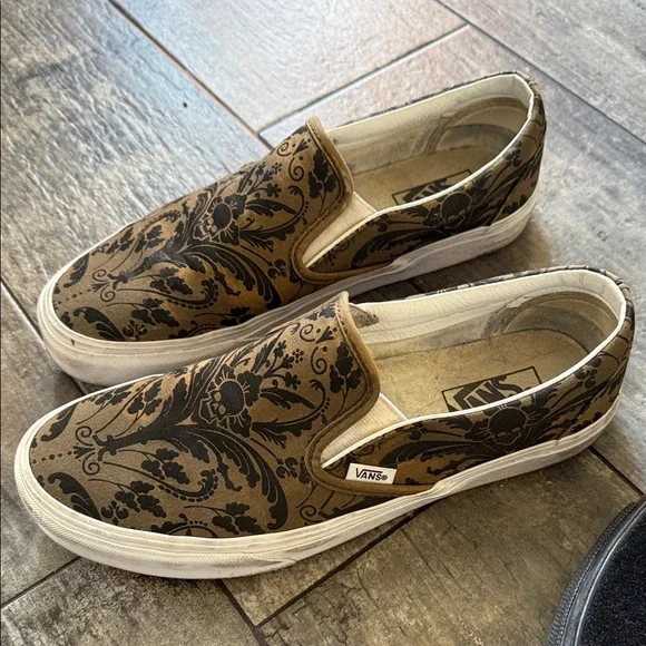 Vans men’s  Slip-On Sneakers - Black and Brown Pattern - Picture 2 of 7